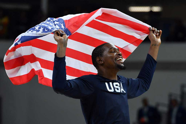 Kevin Durant memimpin pembantaian ini, memasukkan 30 angka termasuk 24 angka pada babak pembukaan.