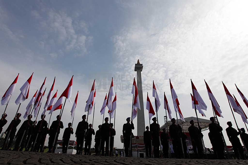 Peserta mengikuti Upacara Apel Gelar Nasional Bela Negara.