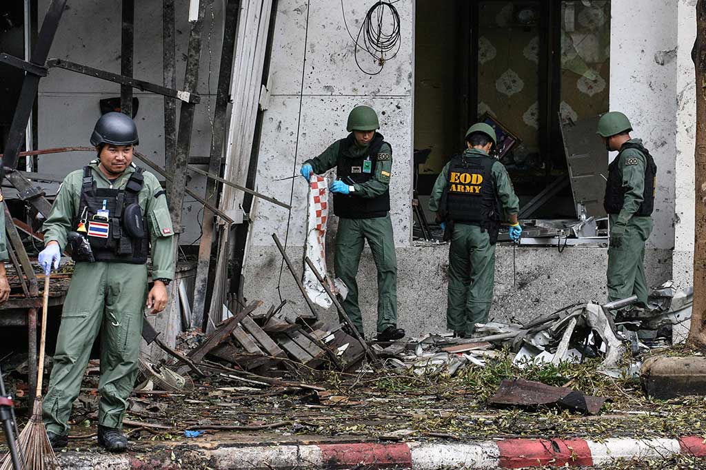 Ledakan tersebut terjadi kurang dari dua pekan serangkaian ledakan yang menghantam tiga objek wisata terkenal di Thailand dan kota di wilayah selatan negara itu yang menewaskan empat orang dan melukai puluhan lainnya.