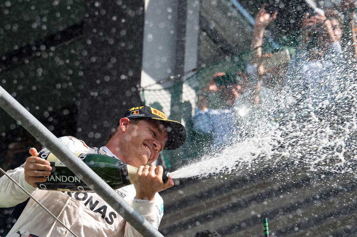 Ini juga merupakan kemenangan keenamnya musim ini, namun yang pertama sejak Grand Prix Eropa Juni silam. Kemenangan ini memangkas keunggulan Hamilton di klasemen menjadi sembilan angka dengan delapan balapan tersisa.