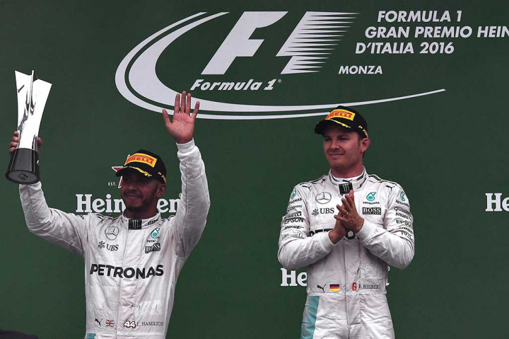 Juara dunia tiga kali Hamilton, yang memulai balapan dari posisi terdepan dan sebelumnya menjadi favorit untuk meraih kemenangan ke-50 selama karirnya dan yang ketiga beruntun di Monza, harus puas finis di posisi kedua.