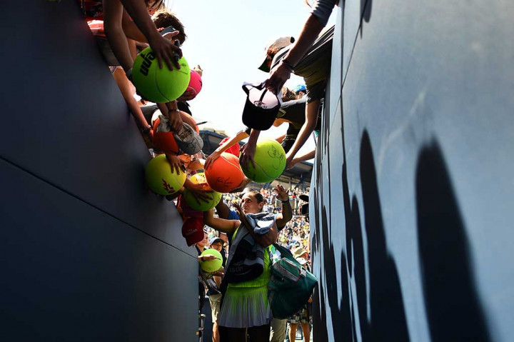 Lawan Vinci selanjutnya adalah pemenangan antara unggulan kedua yang merupakan juara Australia Terbuka Angelique Kerber dan unggulan ke-14 yang dua kali menjuarai Wimbledon Petra Kvitova.