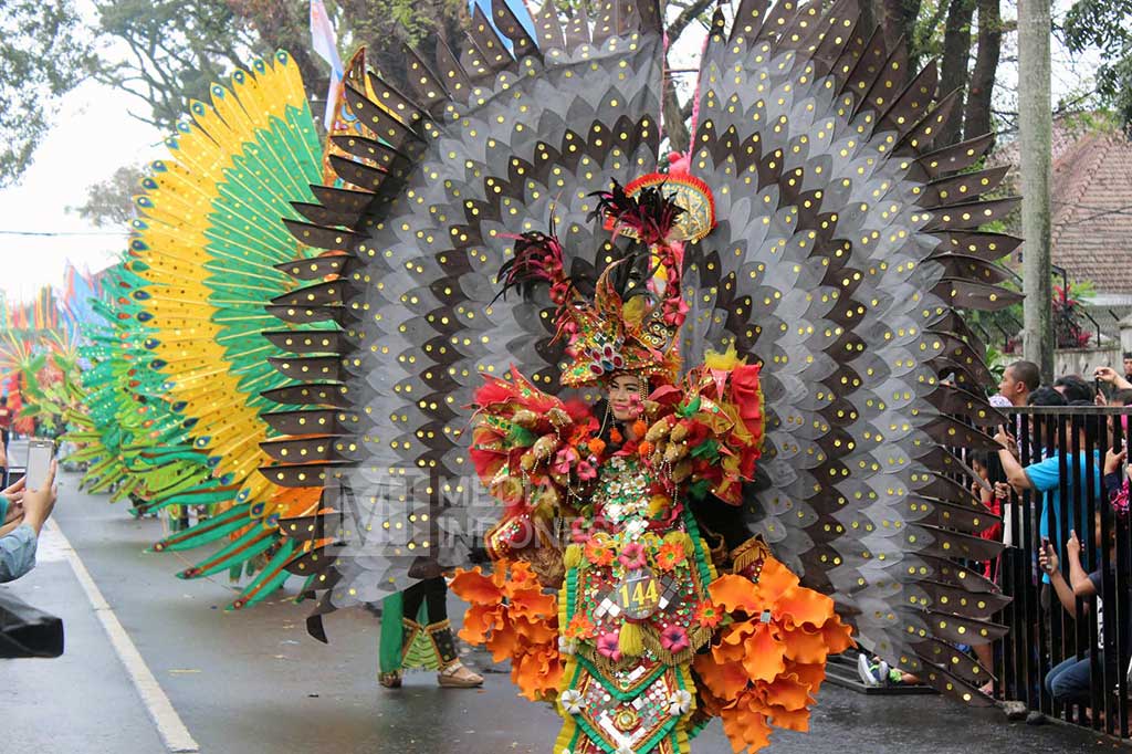 Meriahnya Malang Flower Carnival