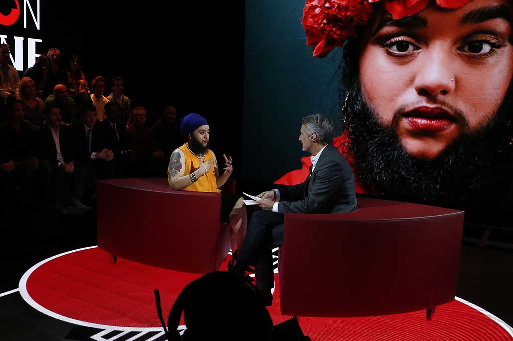 2016 menjadi tahun yang sangat besar buat Kaur, karena ia menjadi perempuan pertama berjenggot yang tampil sebagai model di London Fashion Week pada Maret lalu.
