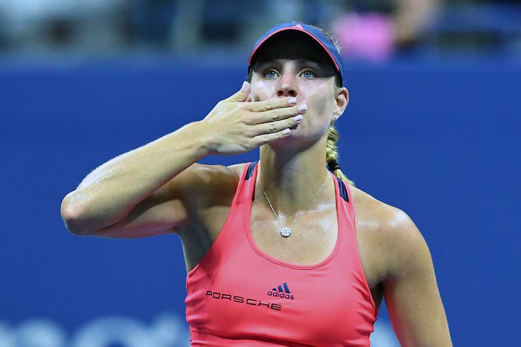 Keberhasilan Kerber melangkah ke final semakin lengkap setelah menggeser Serena Williams sebagai petenis putri peringkat satu dunia.