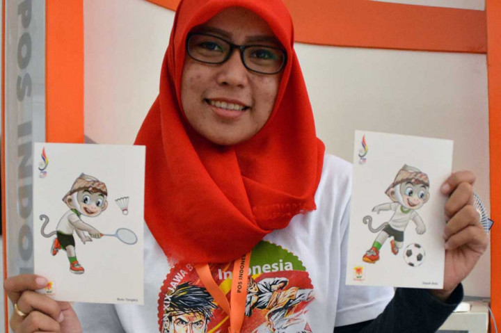 Sebanyak 120.000 souvenir sheet, 50 ribu mini sheet, 3 ribu sampul hari pertama dan 3 ribu kartu pos seri PON XIX diluncurkan Kantor Pos untuk menyemarakkan perhelatan PON XIX Jabar.