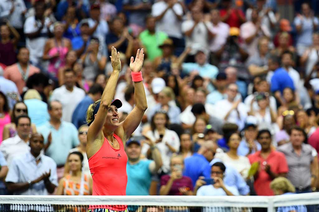 Angelique Kerber melakukan selebrasi usai menundukkan Karolina Pliskova.