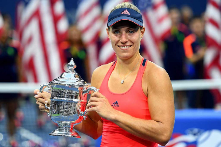 Kerber juga menggeser Serena Williams sebagai petenis peringkat satu dunia.