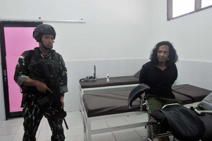 Basri berada di RS Bhayangkara, Palu untuk menjalani pemeriksaan kesehatan guna penyidikan lebih lanjut. 