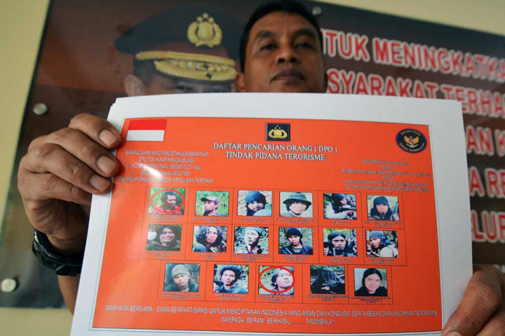Dengan ditangkapnya tiga orang tersebut, jumlah DPO teroris Poso kini tersisa 12 orang.