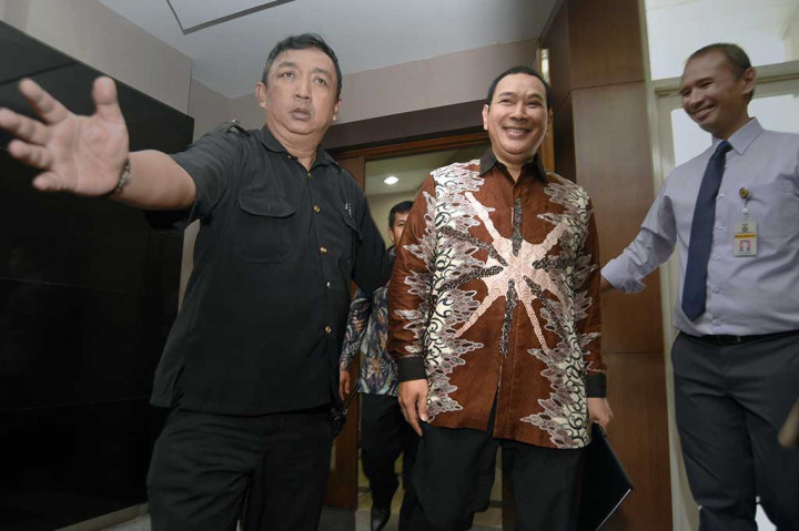 Tommy Soeharto dikawal usai melaporkan harta kekayaannya.