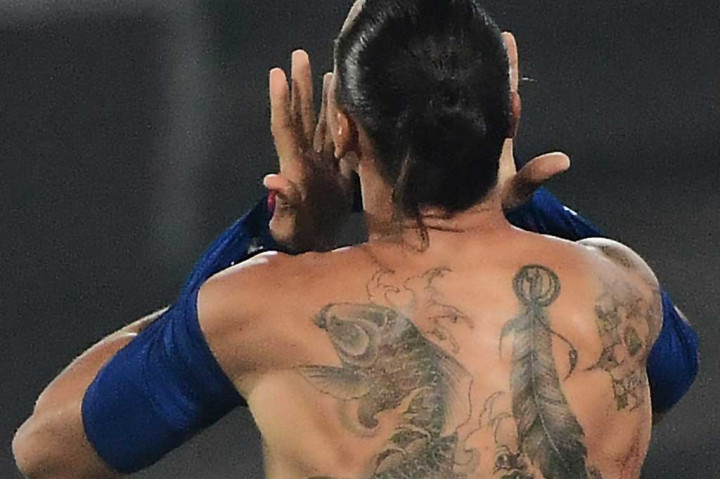 Striker MU Zlatan Ibrahimovic tidak dapat menyimpan kekecewaannya.