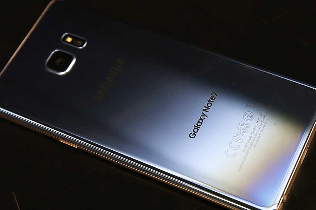 Secara global, Korea Selatan telah menjual 2,5 juta unit Samsung Galaxy Note 7 sejak telepon pintar itu diluncurkan pada Agustus lalu.