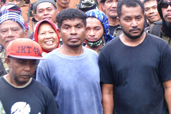 Ketiga WNI yang dibebaskan yakni Lorens Lagadoni Koten (34), Teodorus Kopong Koten (42), Emanuel Arakian Maran (46). Para pria asal NTT itu merupakan ABK pukat tunda LD/114/5S milik Chia Tong Len yang diculik di perairan Lahad Datu, Malaysia, Juli lalu.