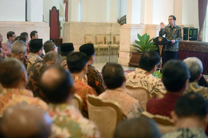 Presiden Jokowi memberikan arahan.