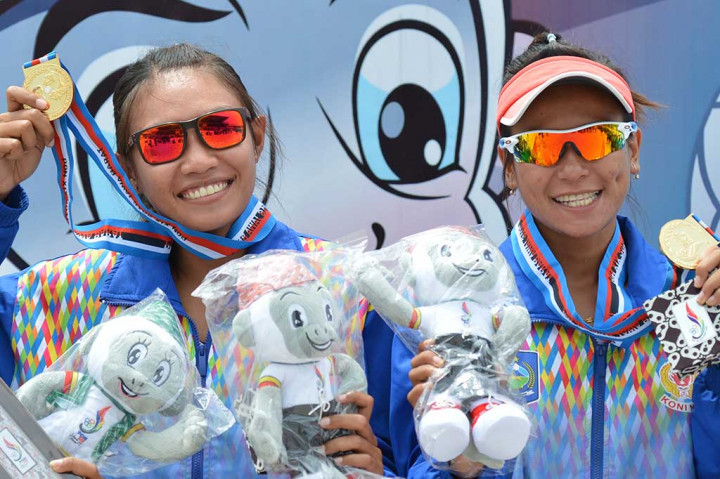 Sementara itu emas bola voli putri direbut oleh tim NTB  Dhita Juliana dan Putu Dini Jasita Utami setelah mengalahkan Nanda Rigilia/Riski Dwi Ariani dari Jatim.