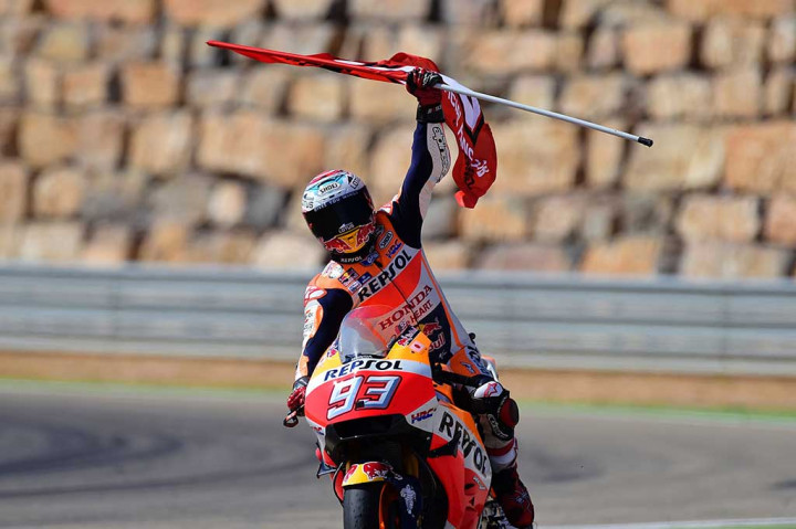 Marquez masih memimpin klasemen dengan 248 poin, unggul 52 poin atas Rossi yang berada di posisi runner up. Sementara Lorenzo di urutan ketiga terpaut 14 poin dari Rossi.