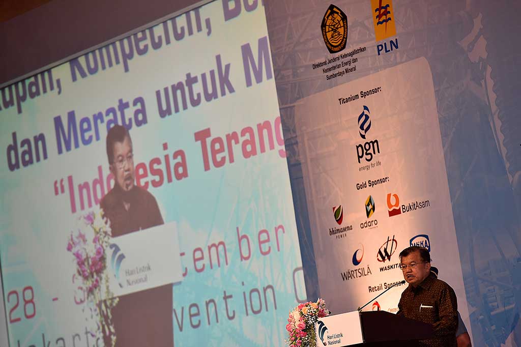 Wapres menyampaikan sambutannya dalam acara peresmian pembukaan Seminar dan Pameran Ketenagalistrikan.
