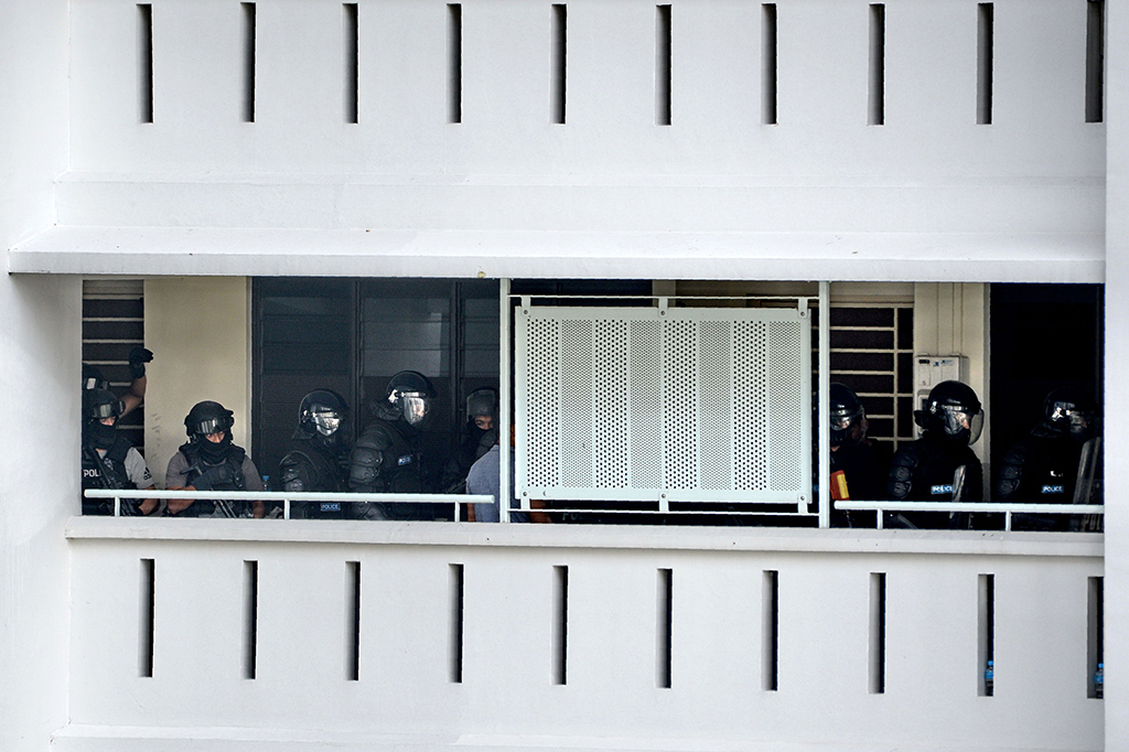 Polisi menyergap rumah penyandera anak di Singapura