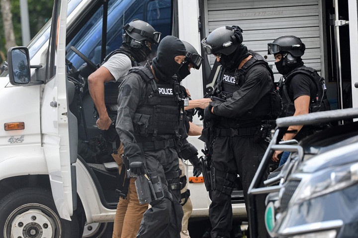 Polisi menyergap rumah penyandera anak di Singapura