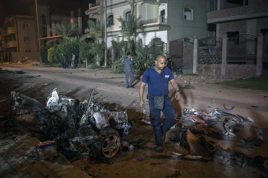 Satu orang terluka akibat terkena serpihan bom.