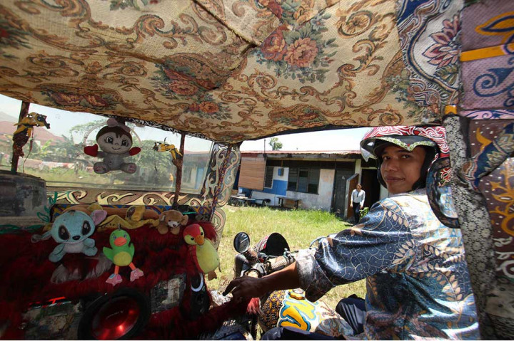 Kecintaan Pengemudi Bentor terhadap Batik