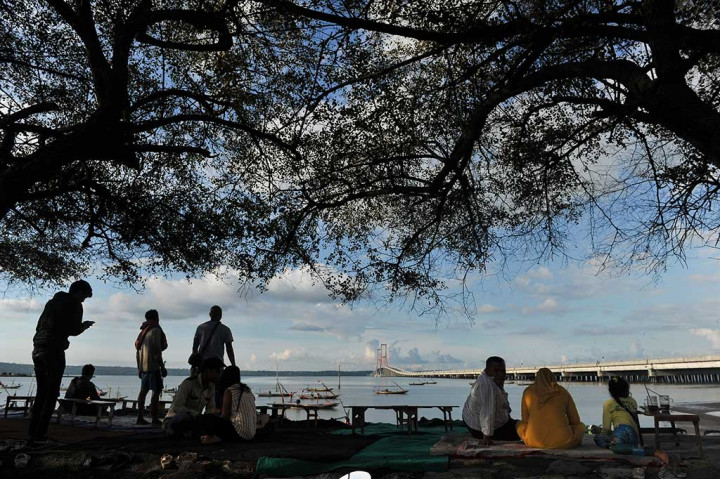 Menikmati Wisata Alternatif Jembatan Suramadu