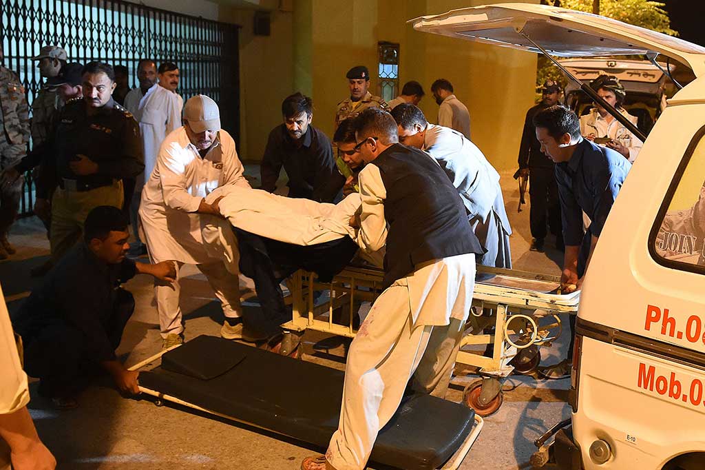 Belum ada pihak yang bertanggung jawab atas serangan berbau sektarian tersebut. 