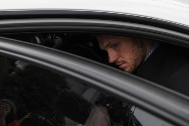 Tapi setelah mengungkapkan penyesalan dan permintaan maaf di pengadilan, mereka dibebaskan tanpa tuduhan.