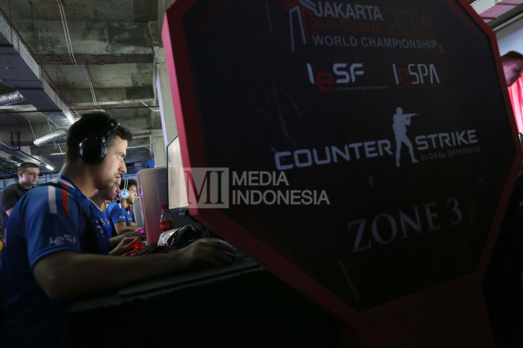 Babak penyisihan lomba E-Sport game online pada Olimpiade Olahraga Rekreasi Dunia (TAFISA) 2016 di Ancol, Jakarta, Kamis (6/10/2016). 