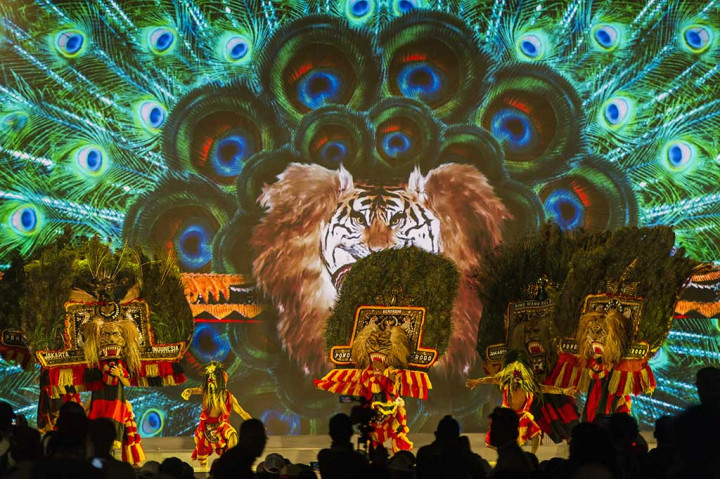 Seniman Reog Ponorogo tampil pada pentas hiburan penutupan The 6th TAFISA World Sport for All Games 2016.