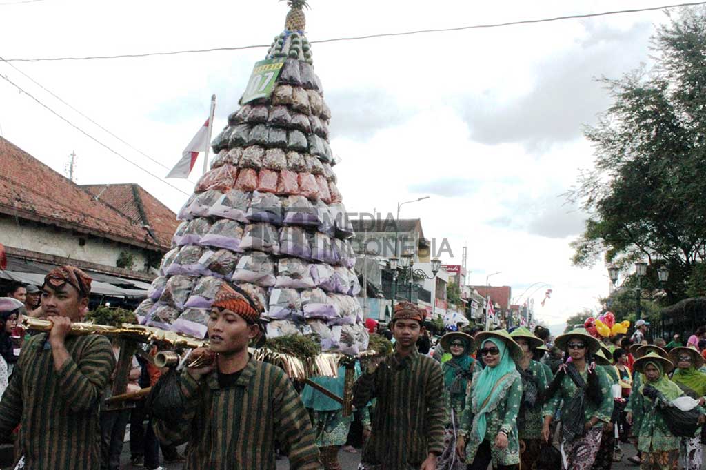 Pedagang Pasar Tradisional Yogyakarta Kirab di Titik Nol Kilometer