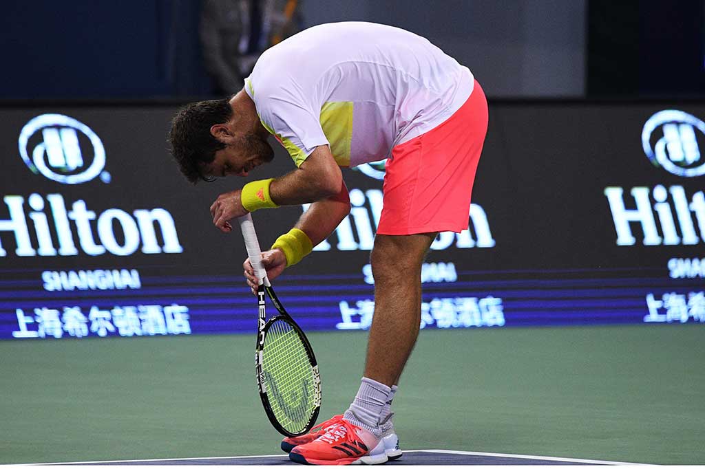 Zverev tertunduk lesu setelah tersingkir di perempat final.
