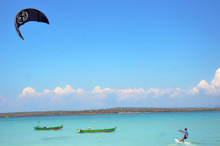 Wisata Kite Surfing di Kaliantan Terbaik Kedua Se-Asia