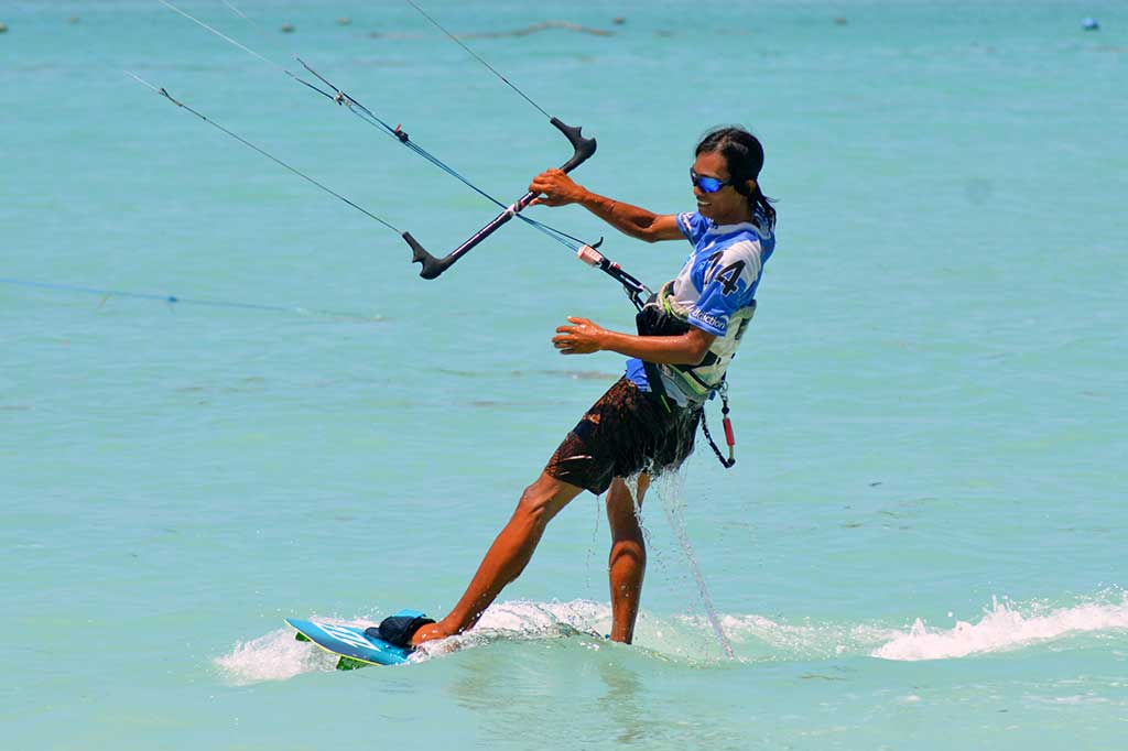 Wisata Kite Surfing di Kaliantan Terbaik Kedua Se-Asia