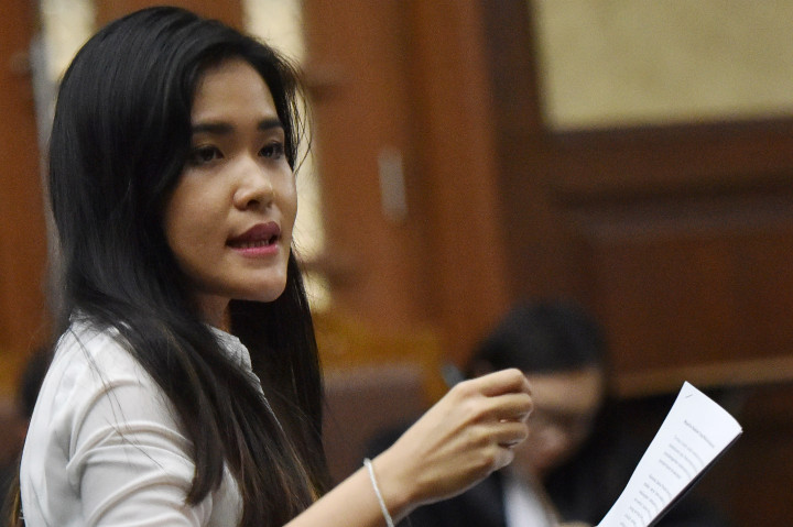 Duplik tersebut dilampiri ribuan email dukungan masyarakat terhadap Jessica