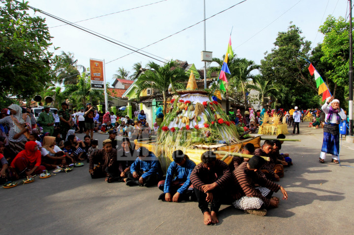 Barikan Kubro Karimunjawa, Tradisi Sambut Musim Angin Barat