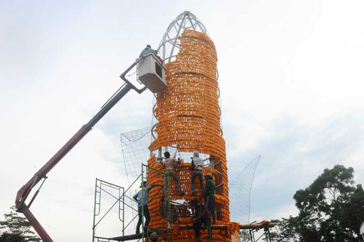 Menara Ini Terbuat dari 18 Ribu Bonggol Jagung