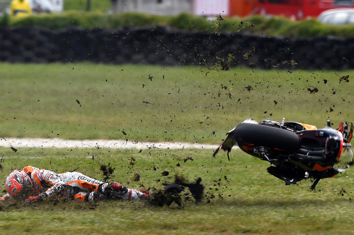 Marquez terjatuh di tikungan ke-4 pada putaran ke-10