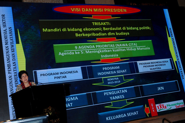 Menteri Kesehatan Nila Djuwita F. Moeloek memaparkan materi pada Musyawarah Nasional (Munas) Gabungan Perusahaan Farmasi Indonesia (GPFI) XV 2016 di Bandung, Jawa Barat, Senin (24/10/2016)