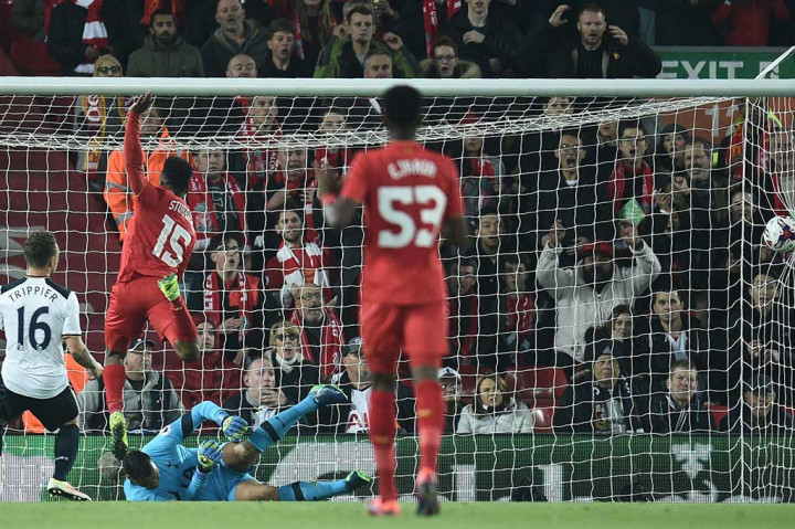 Daniel Sturridge mengemas gol pembukaan pada menit kesembilan.