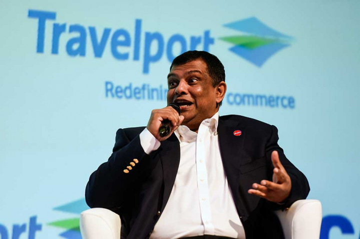Tony Fernandes menceritakan pengalamannya memimpin AirAsia ketika menerima penghargaan CEO of The Year 2016 CAPA Avation Awards for Excellence 2016.