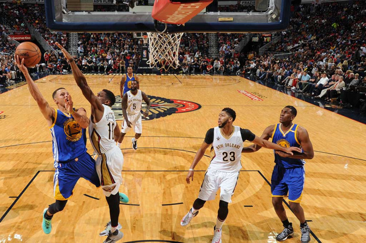 Dan Stephen Curry mencetak 23 poin dan 7 assist.