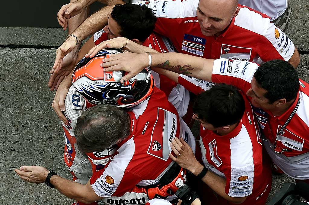 Pembalap berusia 30 tahun tersebut menjadi yang tercepat setelah meraih catatan waktu 2 menit 11,511 detik.