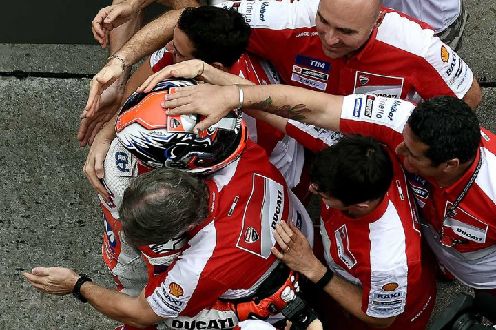 Pembalap berusia 30 tahun tersebut menjadi yang tercepat setelah meraih catatan waktu 2 menit 11,511 detik.