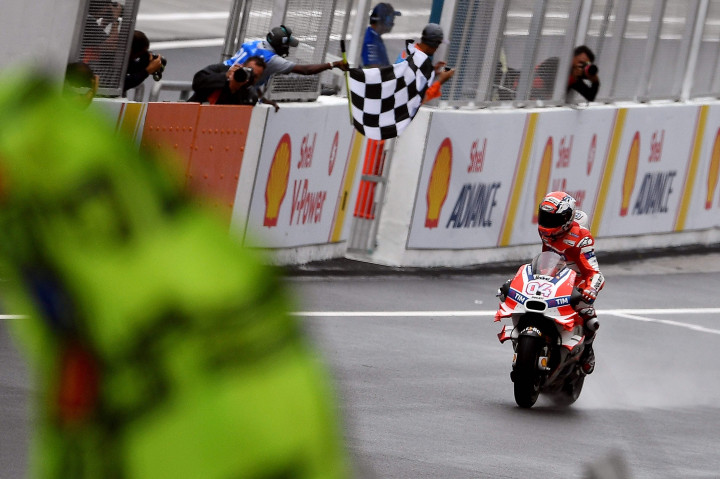 Dovizioso akhirnya finis di urutan pertama pada balapan GP Malaysia di Sirkuit Sepang, Minggu (30/10/2016). Kemenangannya ini merupakan yang kedua sejak GP Inggris 2009 di Sirkuit Donington Park