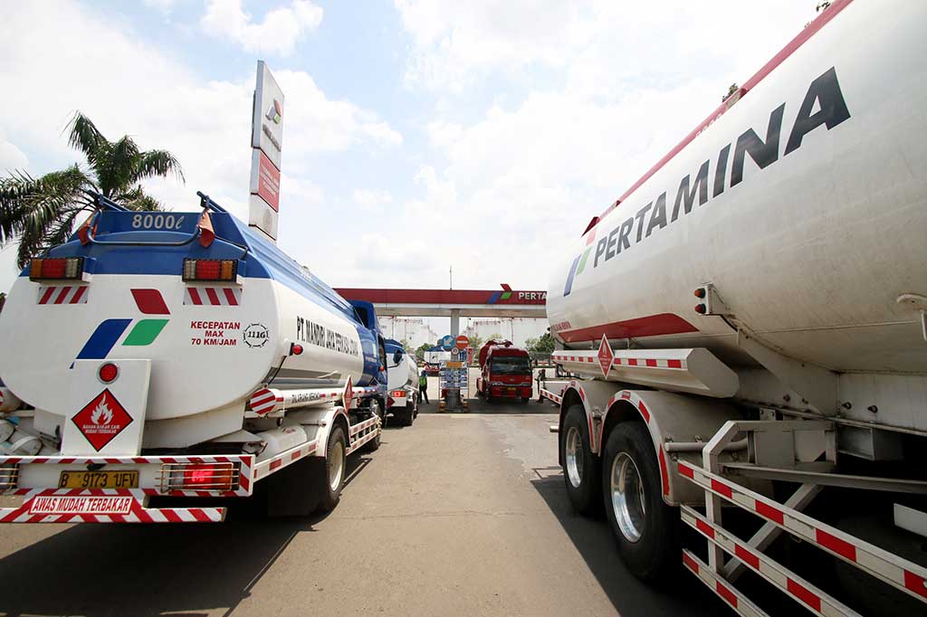 PT Pertamina Patra Niaga mengerahkan sekitar 300 awak mobil tangki (AMT) cadangan untuk bertugas menyalurkan BBM di 850 stasiun pengisian bahan bakar umum (SPBU) se-Jabodetabek menyusul adanya aksi mogok dari AMT.