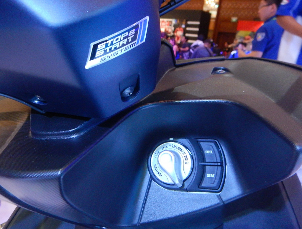 Selain mengusung teknologi Blue Core yang hemat bahan bakar, Yamaha juga membekalinya dengan Start Stop Sistem (SSS). Ketika fitur ini diaktifkan, mesin otomatis mati bila skutik berhenti lebih dari tiga detik dan akan kembali menyala ketika handle gas diputar.