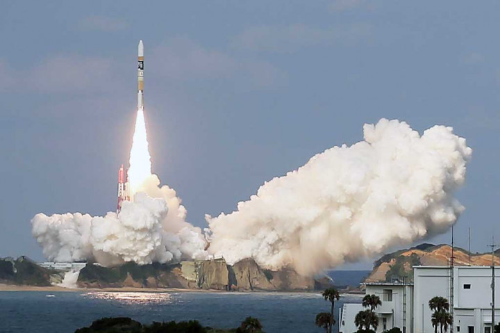 Himawari-9 memiliki kamera berspesifikasi tinggi dan daya pengamatan tiga kali lebih kuat daripada satelit Himawari-8 yang saat ini beroperasi. Himawari-9 sendiri diharapkan akan beroperasi penuh pada 2022.