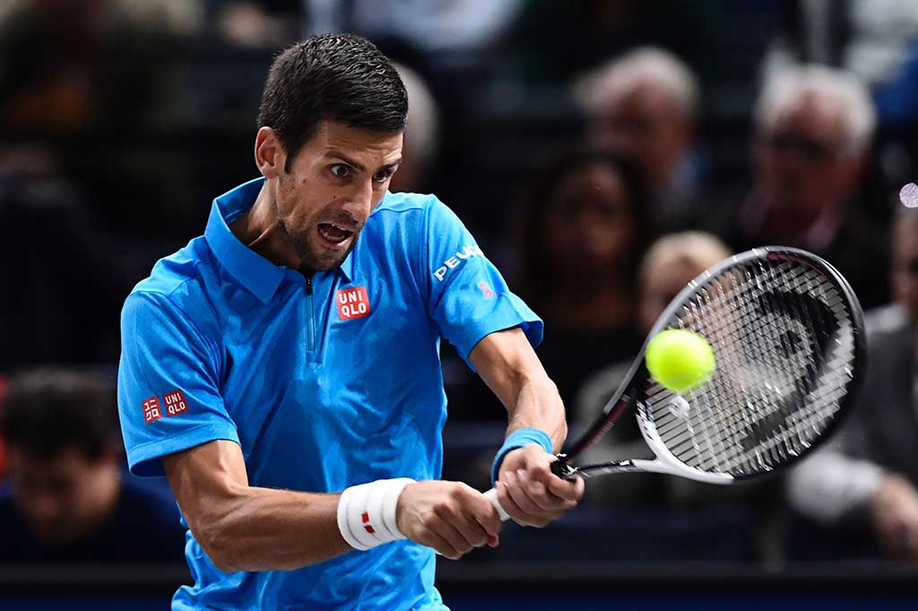 Djokovic yang berusaha mempertahankan predikat sebagai peringkat 1 dunia, menang 6-3 dan 6-4 dalam waktu 1 jam dan 20 menit.